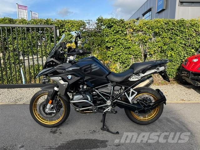 Ducati streetfighter V2 Rupsgraafmachines
