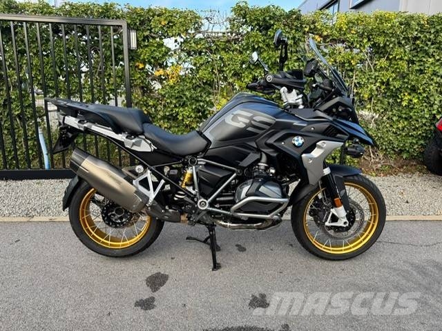 Ducati streetfighter V2 Rupsgraafmachines
