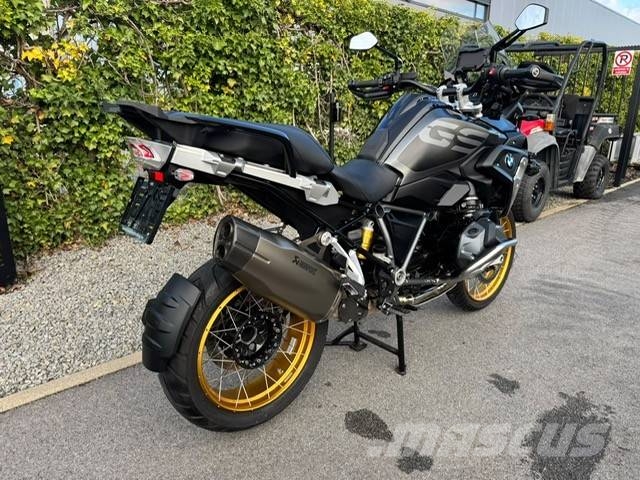 Ducati streetfighter V2 Rupsgraafmachines