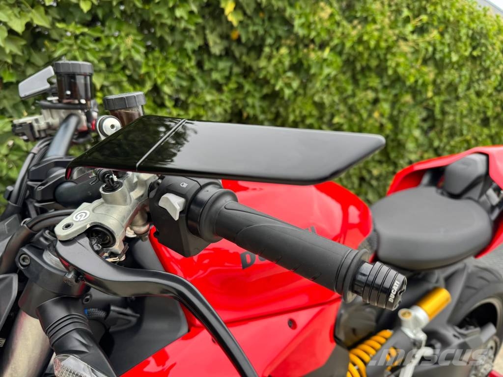 Ducati streetfighter V2 Rupsgraafmachines