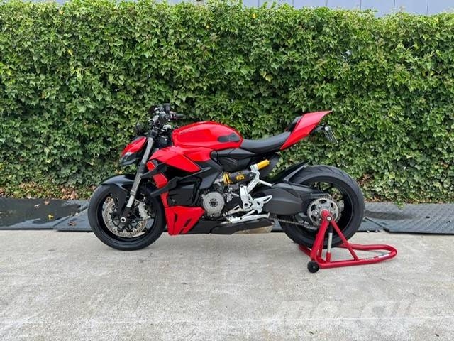 Ducati streetfighter V2 Rupsgraafmachines