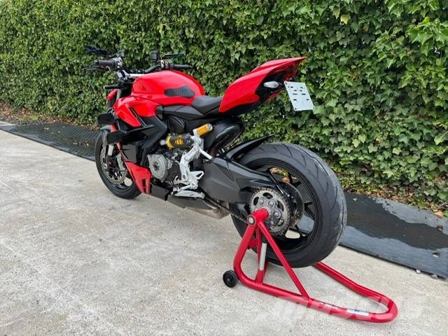 Ducati streetfighter V2 Rupsgraafmachines