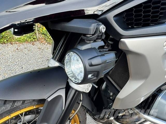 Ducati streetfighter V2 Rupsgraafmachines