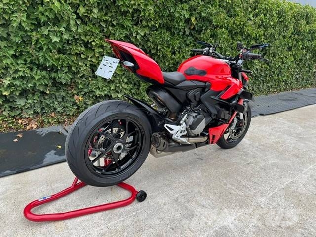 Ducati streetfighter V2 Rupsgraafmachines