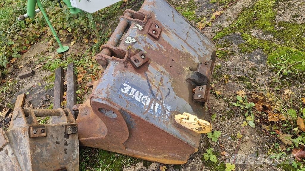 Lännen 8800 E لوادر ذات جرافات عكسية