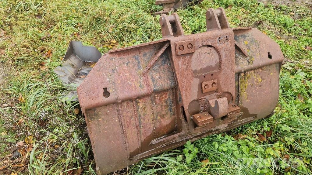 Lännen 8800 E لوادر ذات جرافات عكسية