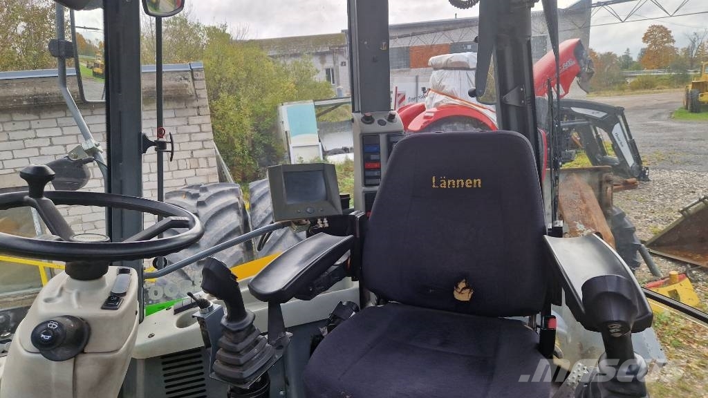 Lännen 8800 E لوادر ذات جرافات عكسية
