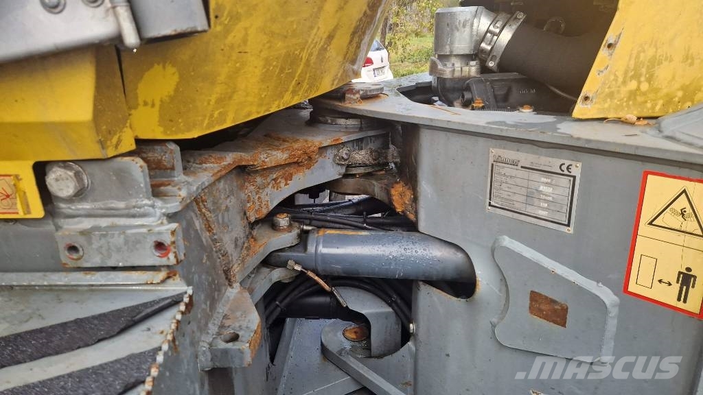 Lännen 8800 E لوادر ذات جرافات عكسية