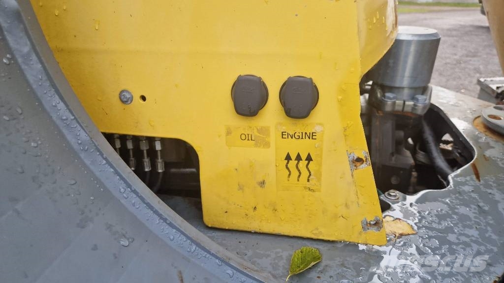Lännen 8800 E لوادر ذات جرافات عكسية