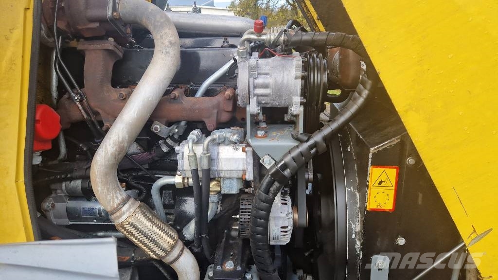 Lännen 8800 E لوادر ذات جرافات عكسية