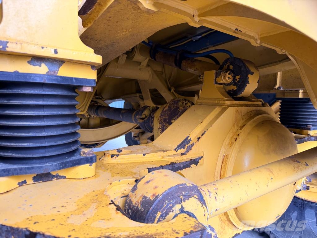 Bell B40E Articulated Haulers