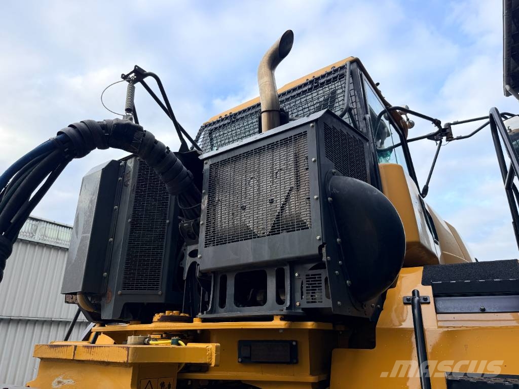 Bell B40E Articulated Haulers