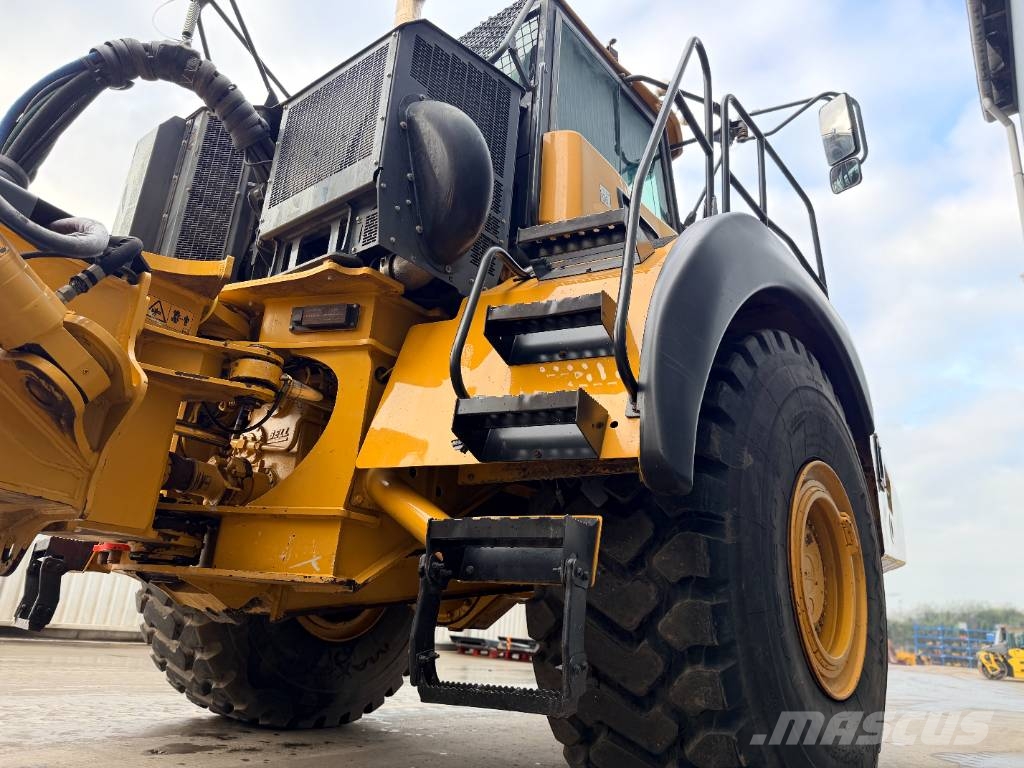 Bell B40E Articulated Haulers