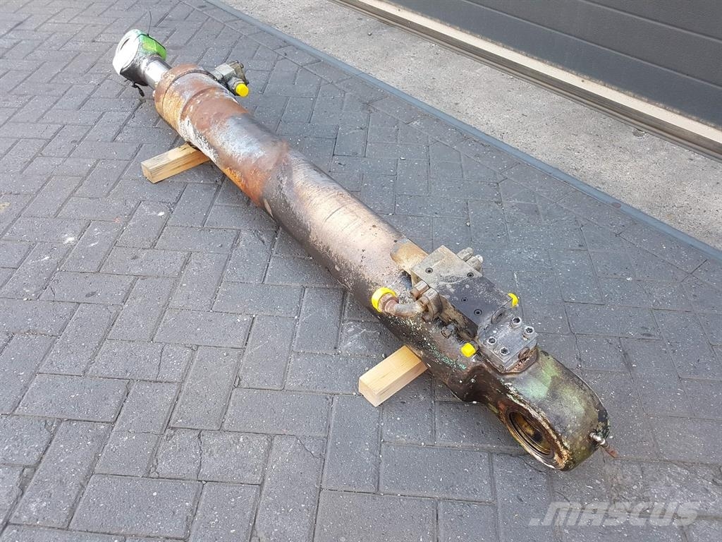 Sennebogen 818 - Lifting cylinder/Hubzylinder/Hefcilinder 油壓