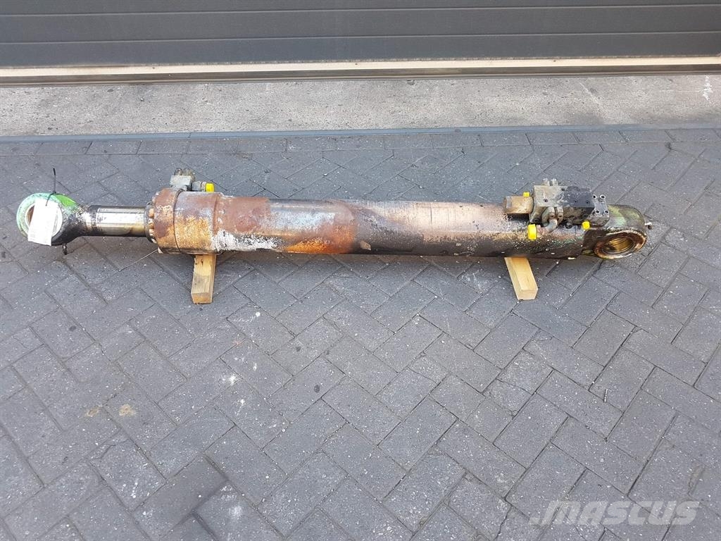 Sennebogen 818 - Lifting cylinder/Hubzylinder/Hefcilinder 油壓