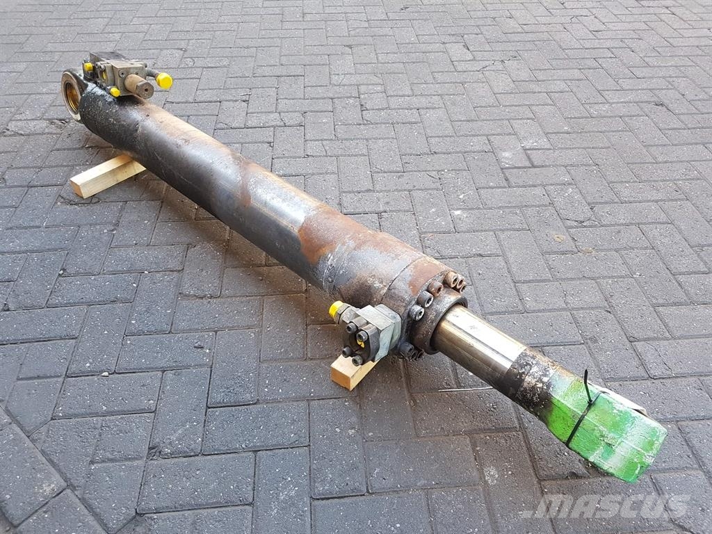 Sennebogen 818 - Lifting cylinder/Hubzylinder/Hefcilinder 油壓