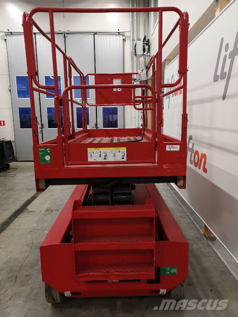 Manitou 100 XEL رافعات مقصية الشكل