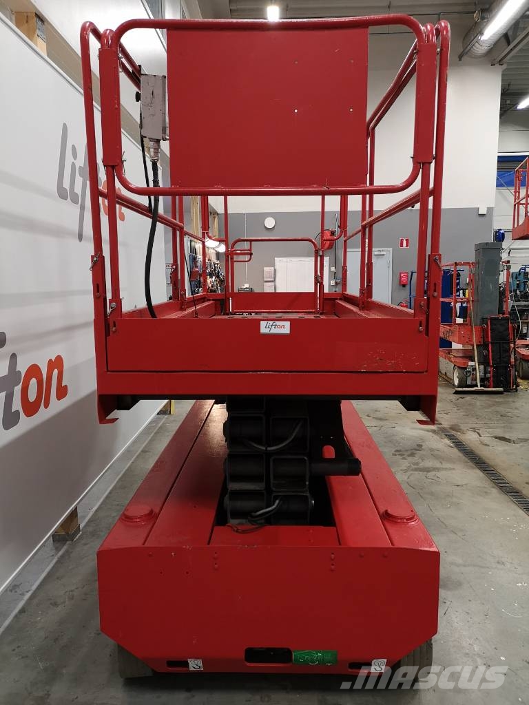 Manitou 100 XEL رافعات مقصية الشكل