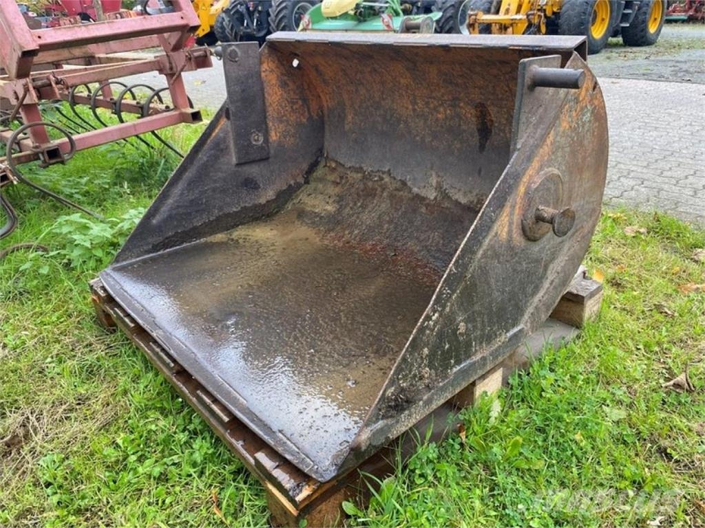 Case IH CS 78 MIT FRONTLADER UND SCHAUFEL Tractores