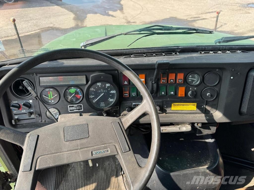 Volvo N10 6X4 Robson-Drive + TANK 14.000 LITER Tartályos teherautók