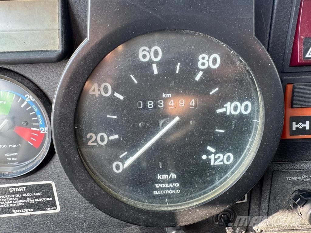 Volvo N10 6X4 Robson-Drive + TANK 14.000 LITER Tartályos teherautók