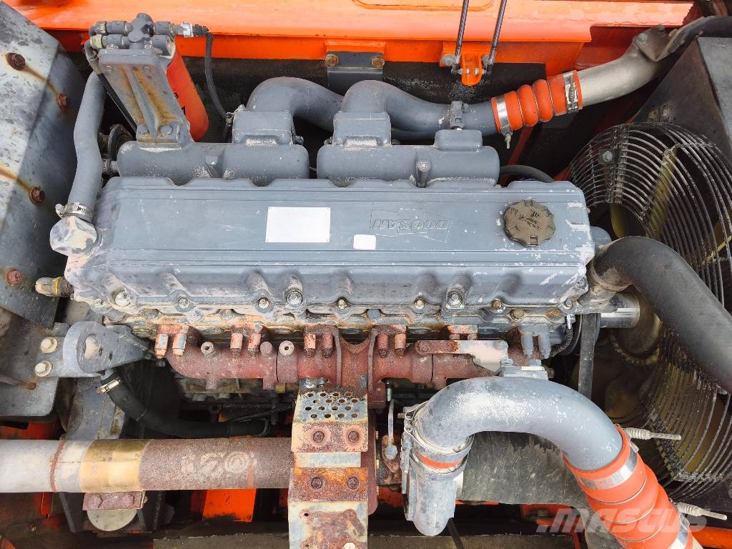 Doosan DX 300 LC Rupsgraafmachines
