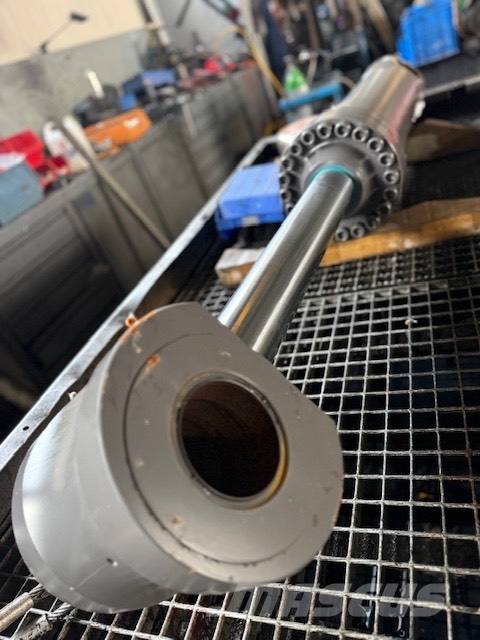 Mecalac new hydraulic cylinder cylinder diameter 215mm Hidráulicos