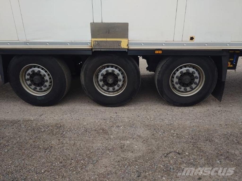 Schmitz Cargobull Trailer Reefer Flower Width Straight Poluprikolice hladnjače