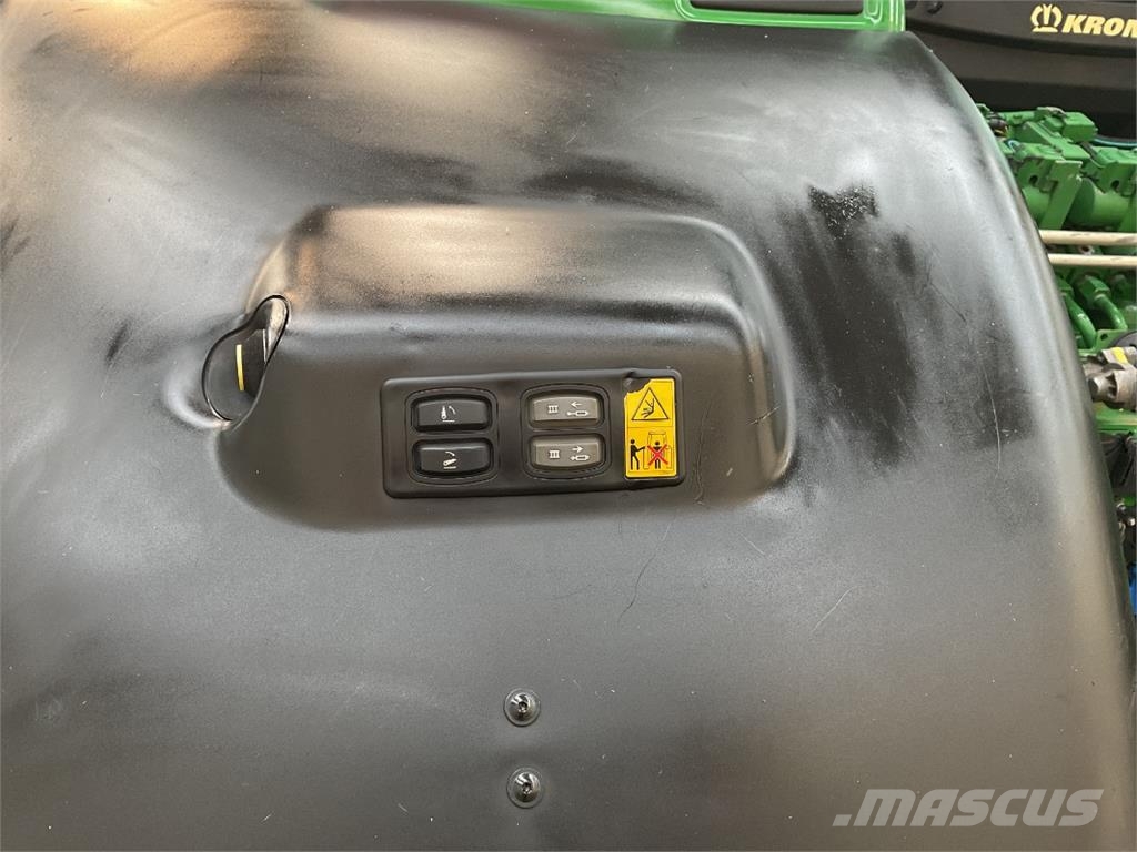 John Deere 6215R Tractoren
