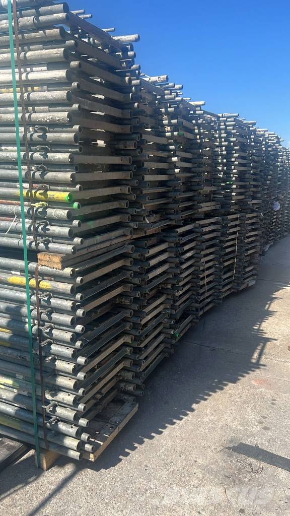  Rux Super 65 Scaffolding, 1010 qm Schele