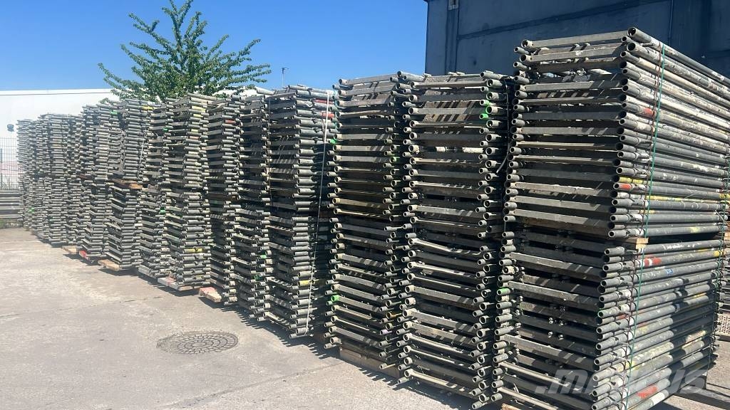  Rux Super 65 Scaffolding, 1010 qm Schele