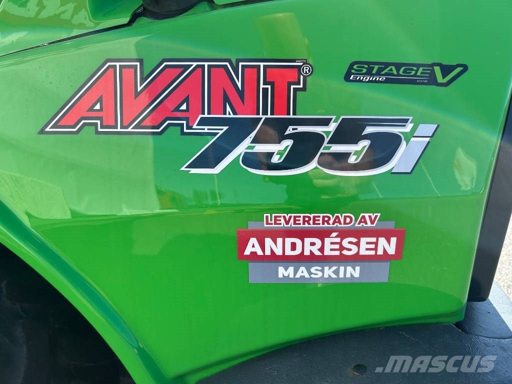 Avant 755 لوادر انزلاقية التوجيه