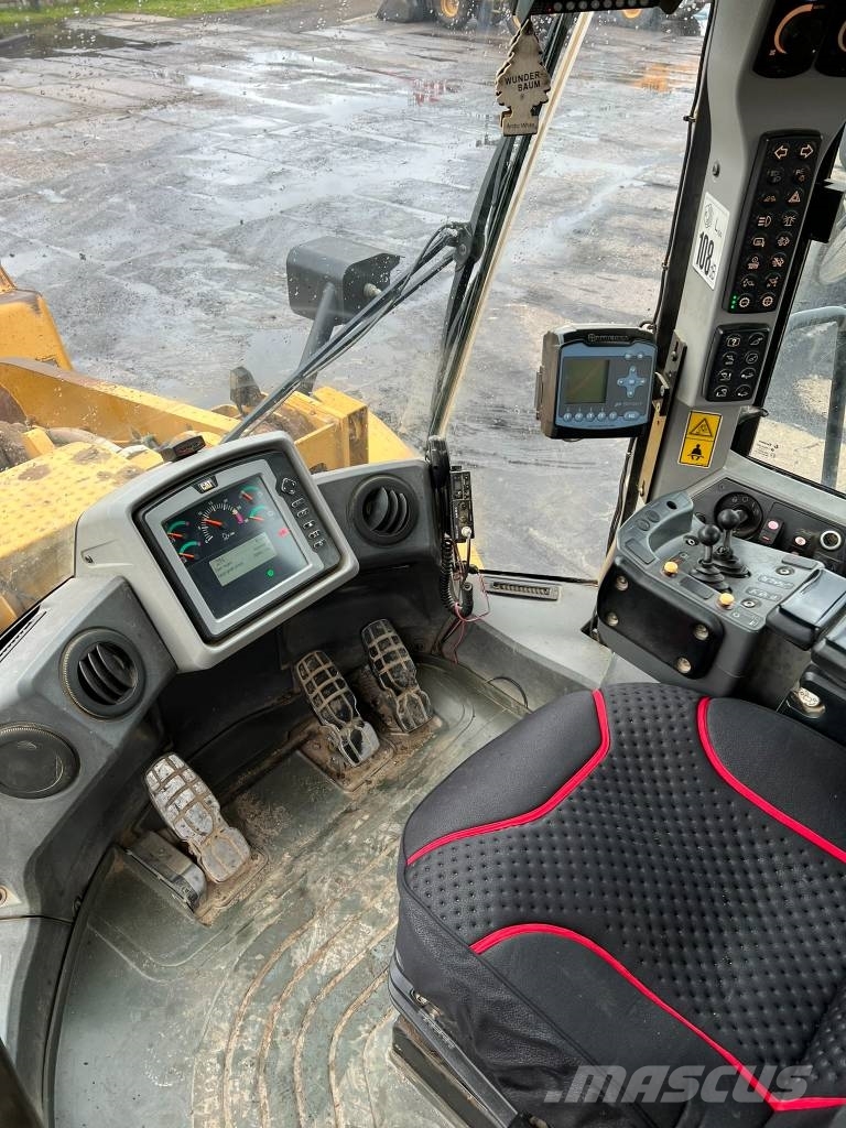 CAT 972 K Kolesové nakladače