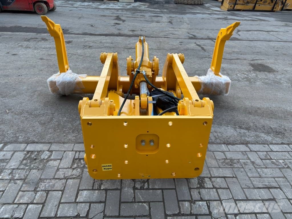 Komatsu D61 / D65 / D71 Multishank ripper Aufreisser