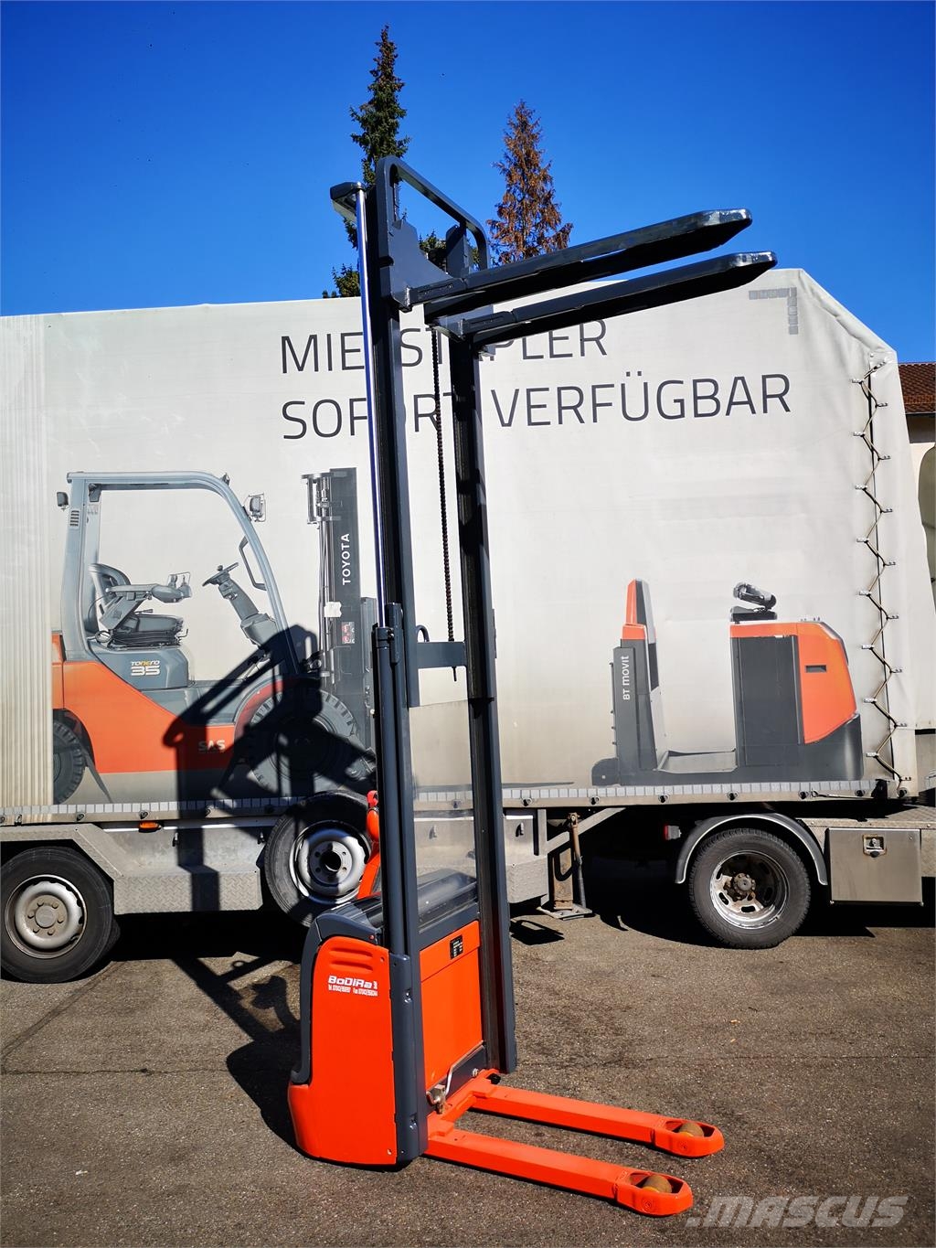 Linde L12 Platvormiga virnastajad