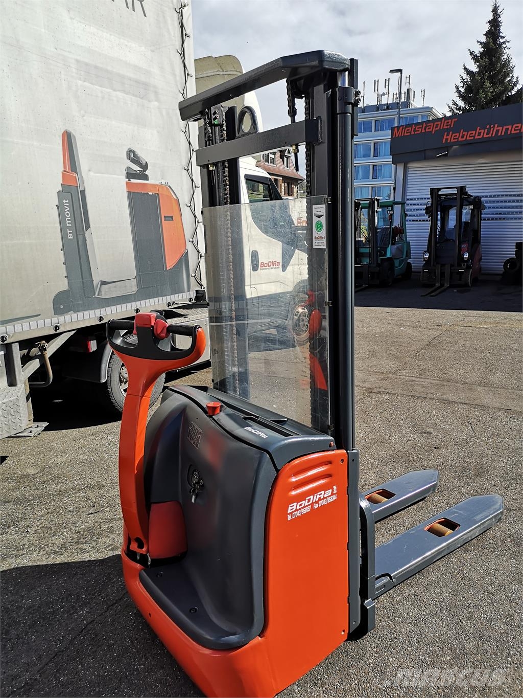 Linde L12 Ajettavat pinoamisvaunut