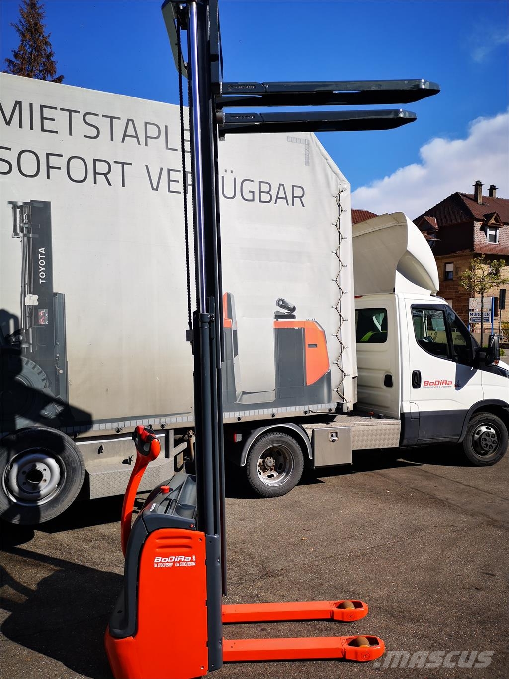 Linde L12 Platvormiga virnastajad