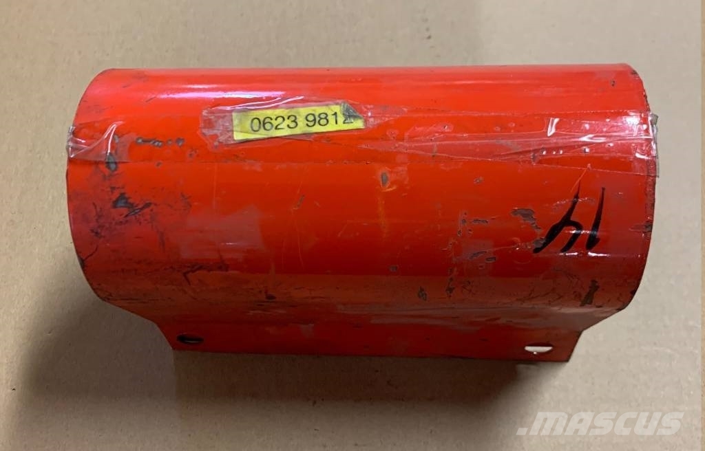 Deutz-Fahr Cover 06239812, 0623 9812, 6239812, 0623-9812 履带、链条和底盘
