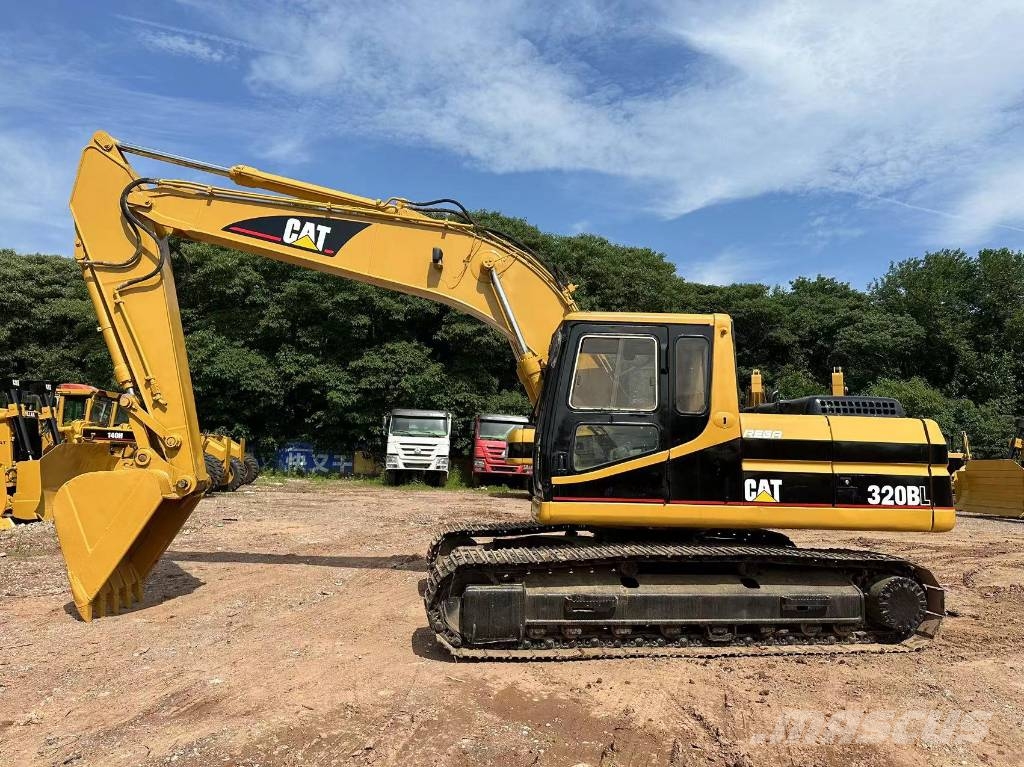 CAT 320B Bagri goseničarji