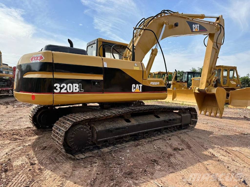 CAT 320B Bagri goseničarji