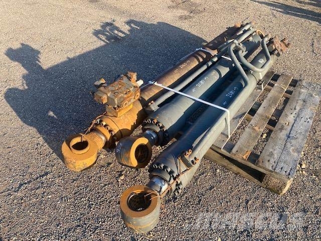 Volvo EC 290 HYDRAULIC CYLINDER L-2080 Hidraulika