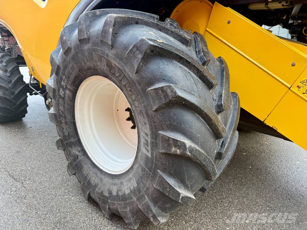 New Holland CX 8090 콤바인 수확기