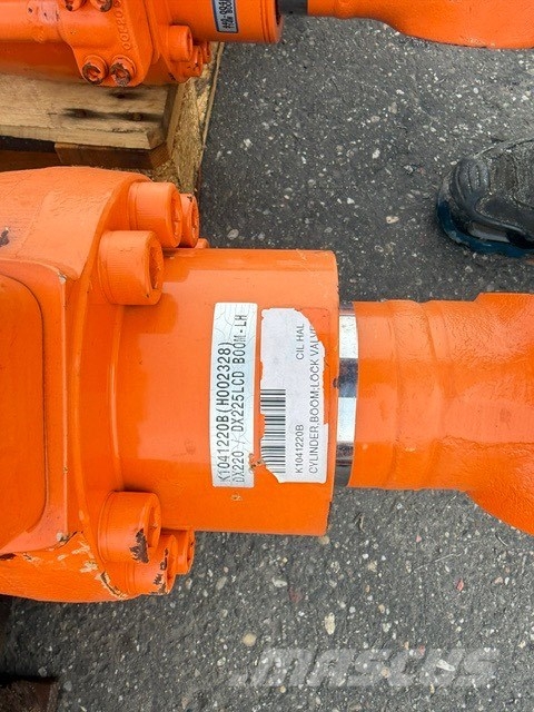 Doosan NEW HYDRAULIC CYLINDER Hidráulicos