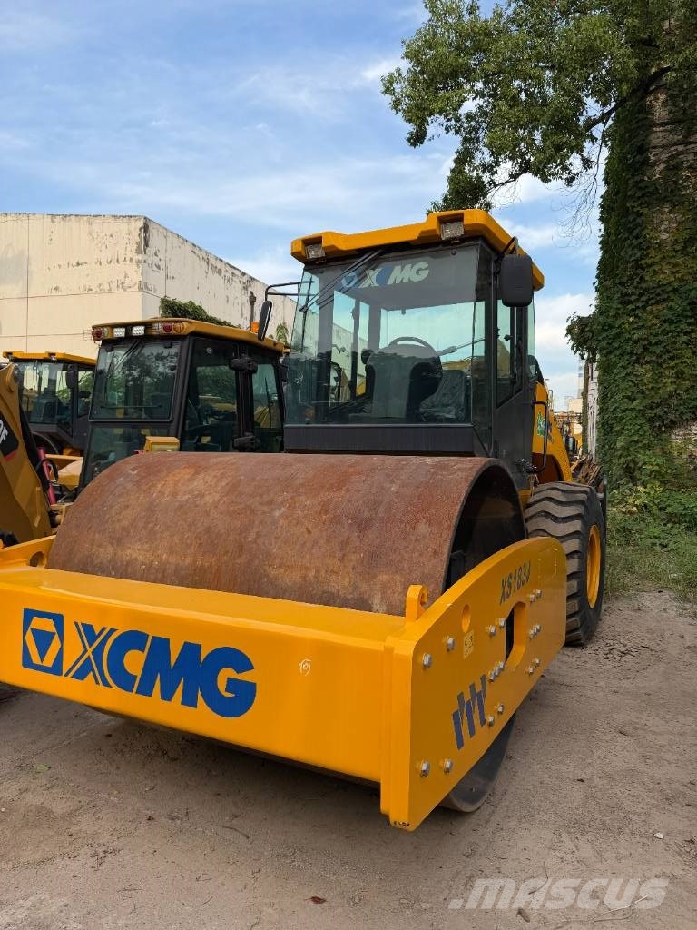 XCMG XS183J 싱글 드럼 롤러