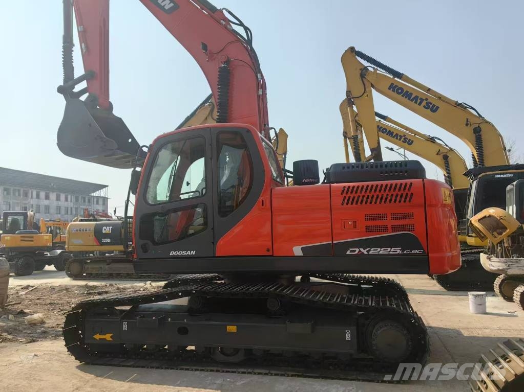 Doosan DX225LC-9C Paletli ekskavatörler