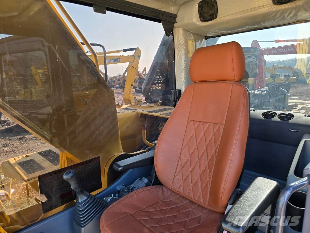 Komatsu PC240-8 Верижен екскаватор