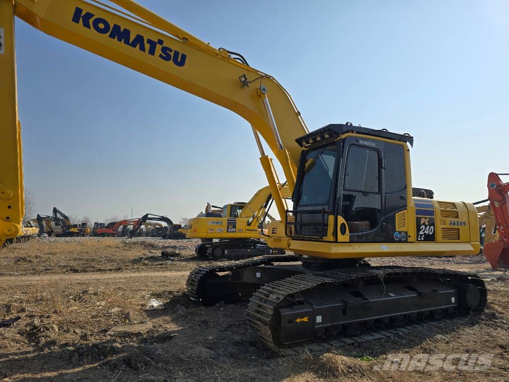 Komatsu PC240-8 Верижен екскаватор