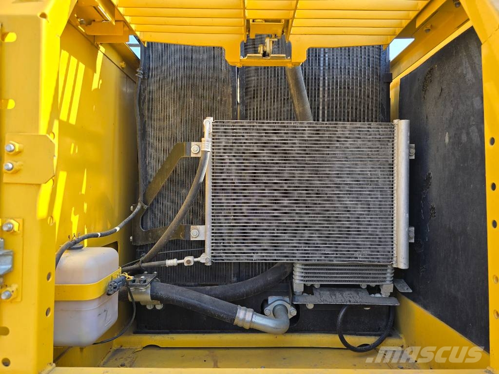 Komatsu PC240-8 Верижен екскаватор