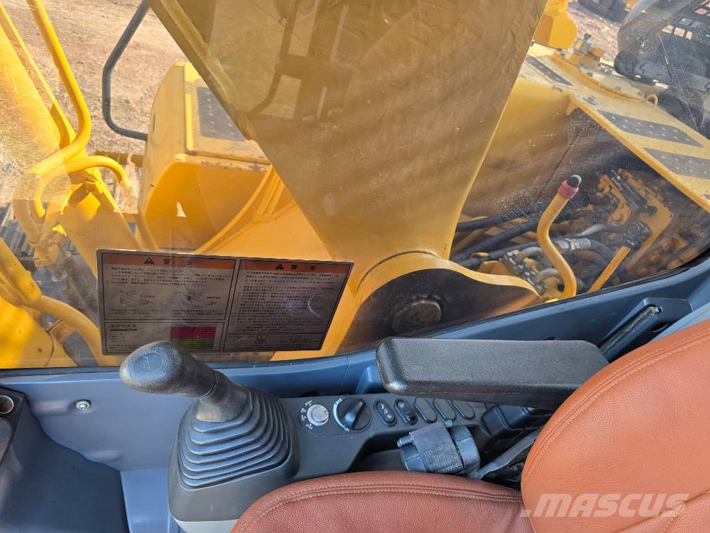 Komatsu PC240-8 Верижен екскаватор