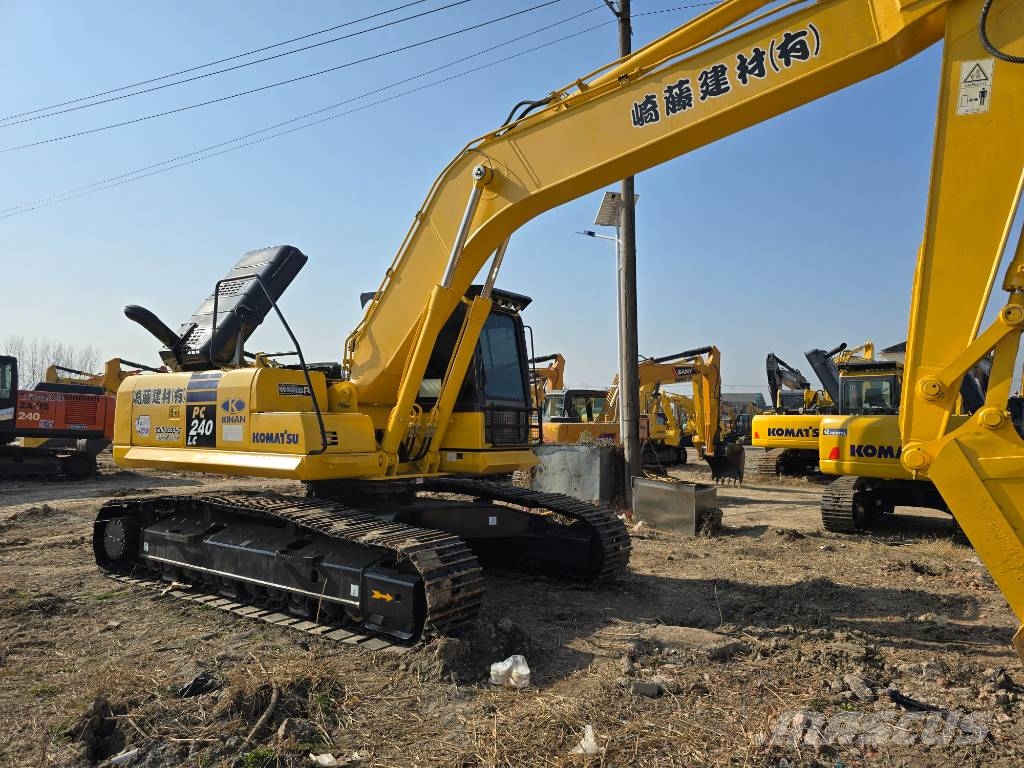 Komatsu PC240-8 Верижен екскаватор